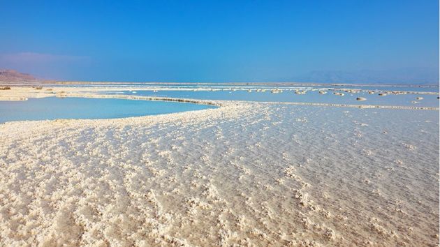 Мертвое море мелеет