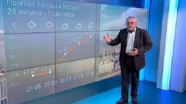 С неба падали снежинки на крыши домов